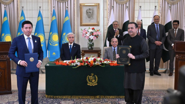 Мемлекет басшысы Пәкістанға іс-сапармен барды