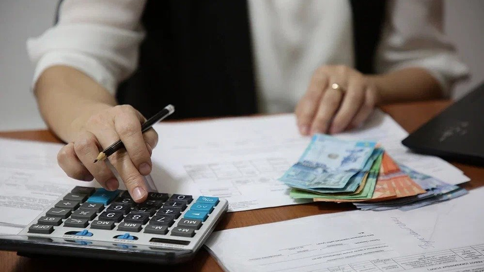 "Жұмыссыз қалсаңыз 400 мың теңге": Қазақстанда жұмыссыздық жәрдемақысы қанша теңге?