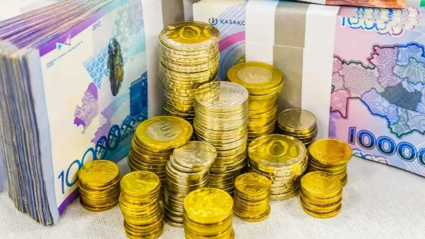 Азаматтар үшін еңбекақыны көтеру және қаржылық жүктемені азайту – Олжас Бектенов Президентке жаңа шаралар туралы баяндады