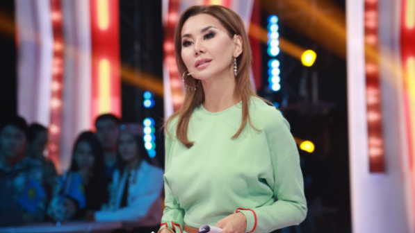 Динара Сәтжан "Президент шенеуніктерді мазақ етті" деген жазбасымен күлкіге қалып, қызу талқыға түсті