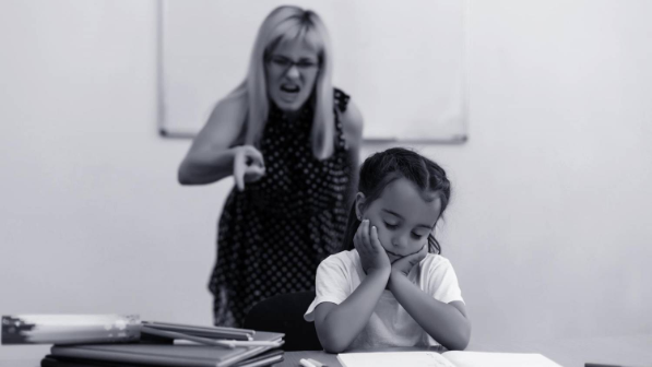 "Мұғалімнің мына сөздері баланы суицидке итермелемей ме, не сұмдық мынау?" деген танымал журналист сұмдық жайтты айтты