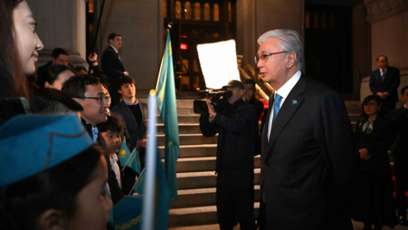 Мемлекет басшысы Вашингтонға іссапармен келді: Сапар барысында ол жақтағы қазақстандықтармен кездесті