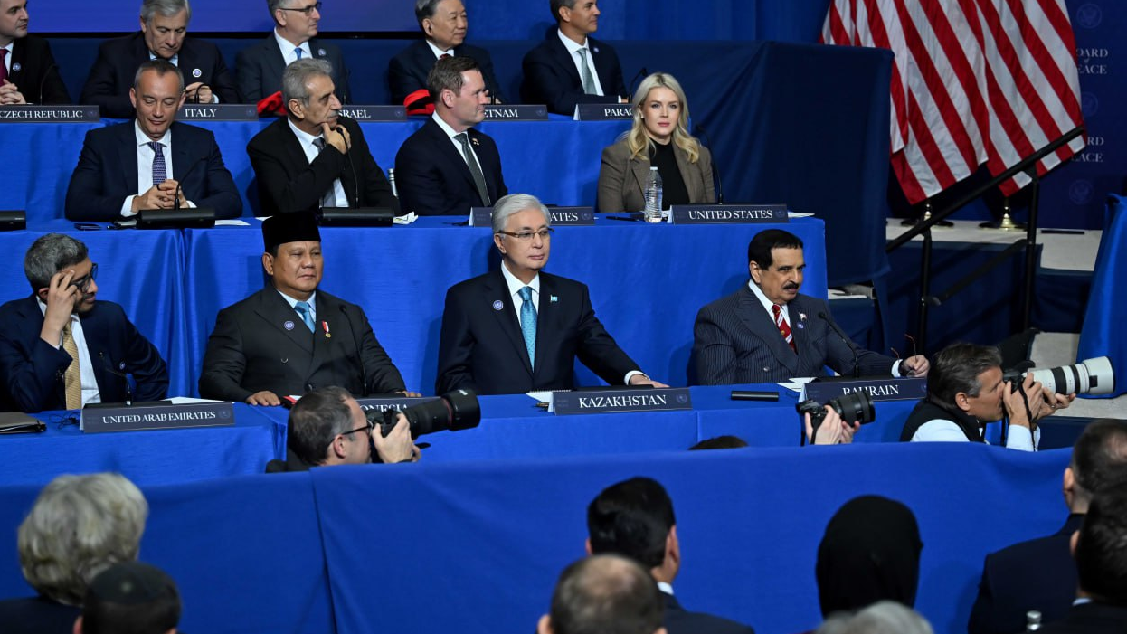 Тоқаев АҚШ-та Бейбітшілік кеңесінің алғашқы отырысында сөз сөйледі