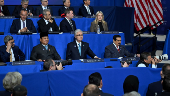 Тоқаев АҚШ-та Бейбітшілік кеңесінің алғашқы отырысында сөз сөйледі