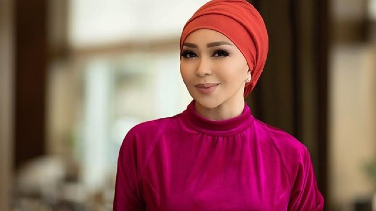 Айнұр Тұрсынбаева өзін "сүмелек, сақау" деген адамға жауап берді