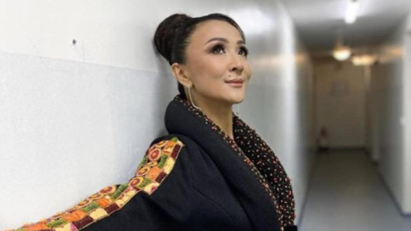 Әнші Меруерт ұстаздарды жақтап, оқушының оразасына қатысты пікір білдірді