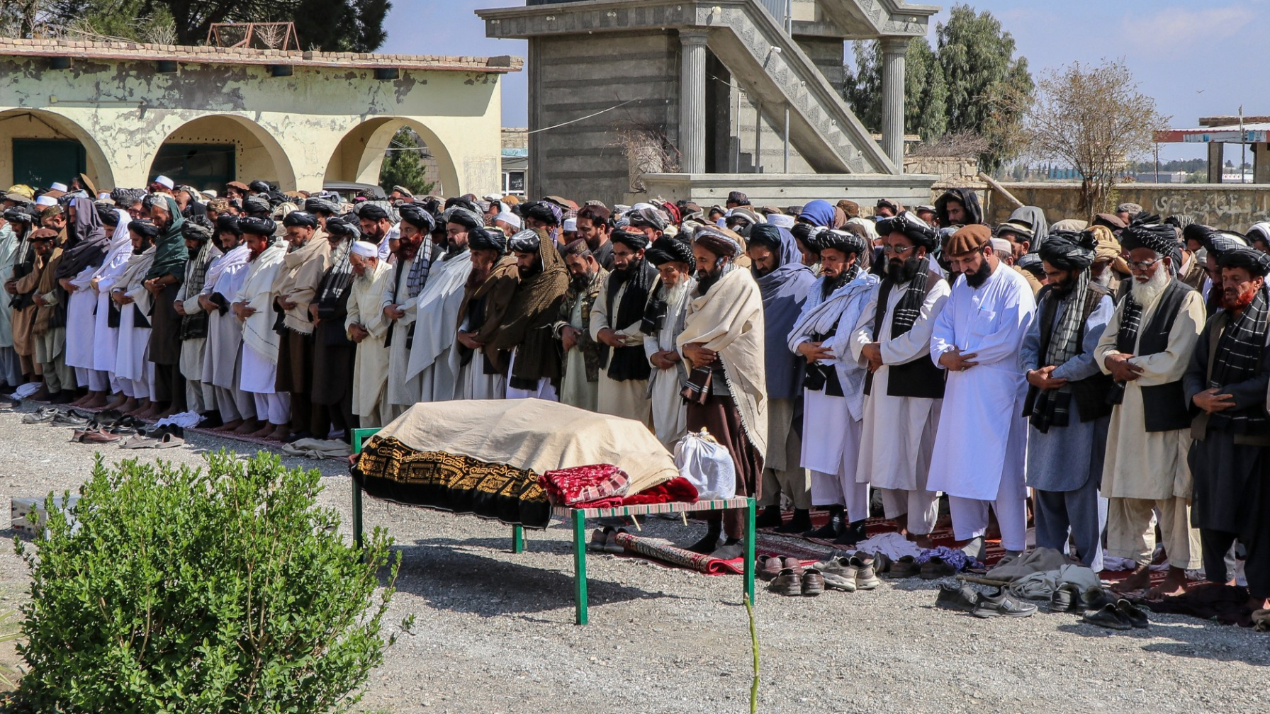 Қос мұсылман елінің соғысы: Ауғанстан елі қара жамылды