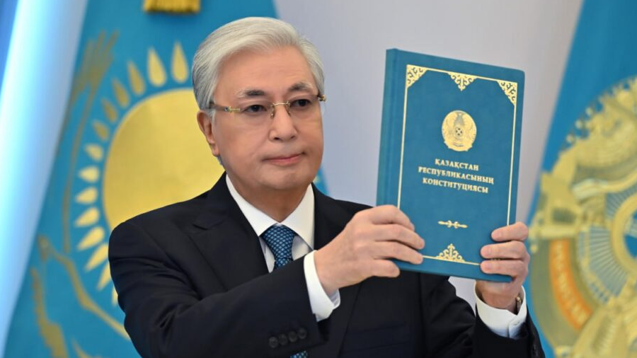 Сарапшылар болжамы: Жаңа Конституция, Құрылтай, саяси реформалар - еліміздің ертеңіне жасалған нық қадамдар