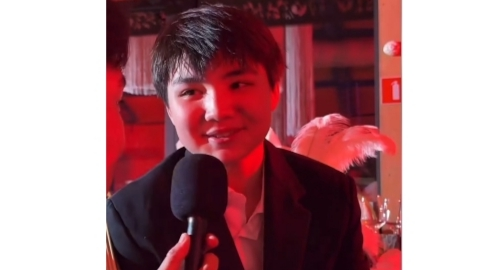 "Мамам мен папам үйде, төсекте..."деген Қайрат Нұртастың ұлы күлкіге қалды