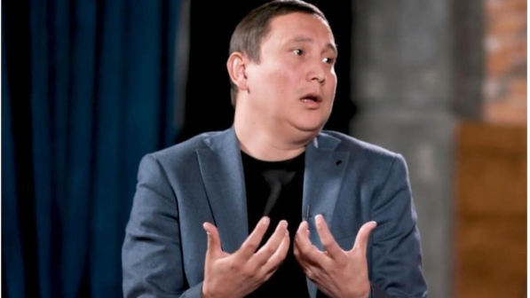 "Асаба тойдың быт-шытын шығарды": Жанболат пен Жазираның ұлының тойындағы масқара нәрселер айтыла бастады