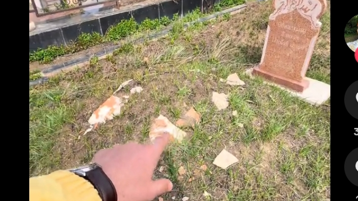 Бейіттегі беймәлім дүниелер жұртты таңғалдырды