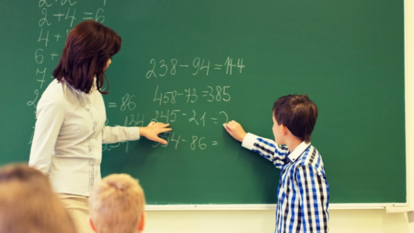 "Үш тоқсан бойы арпалыс": Педагог дабыл қақты