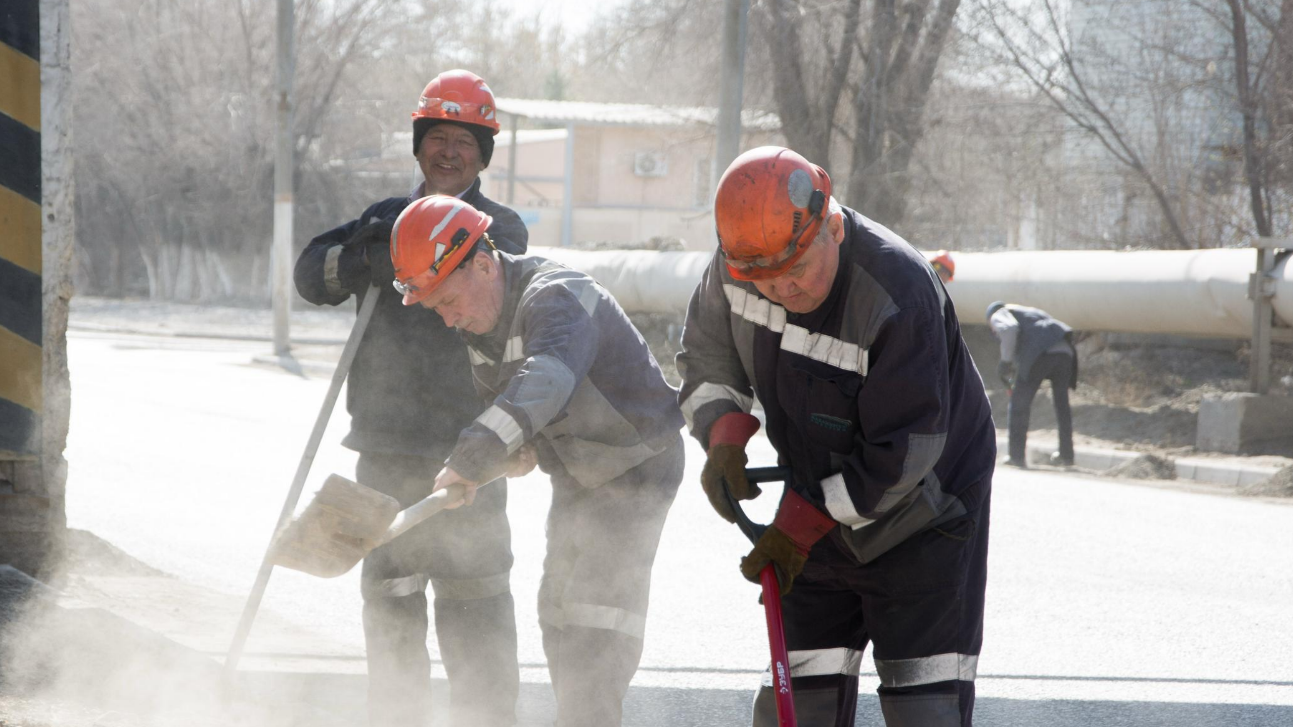 «Таза Қазақстан»: «Казахмыс» вывел на уборку более тысячи человек