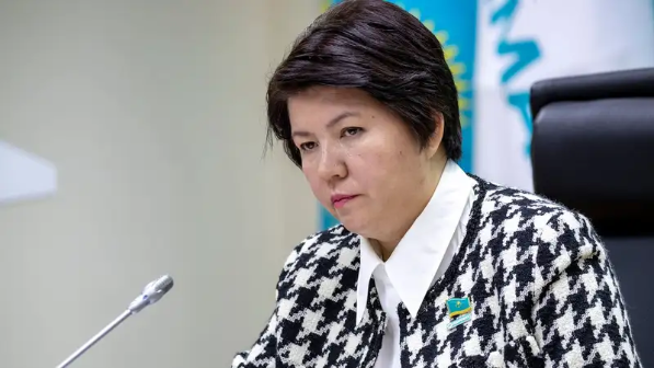 "Жұлдыз Сүлейменова, ұстаздан алынған әрбір ақша қайтарылсын!"деген белсенді педагог үндеу жасады