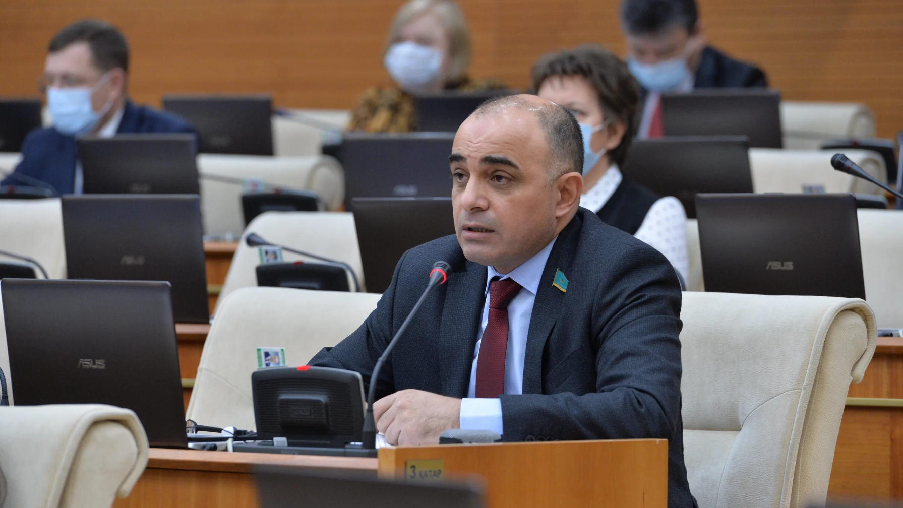 Мәжіліс депутаты ит үшін иесіне салық салу туралы ұсыныс жасады