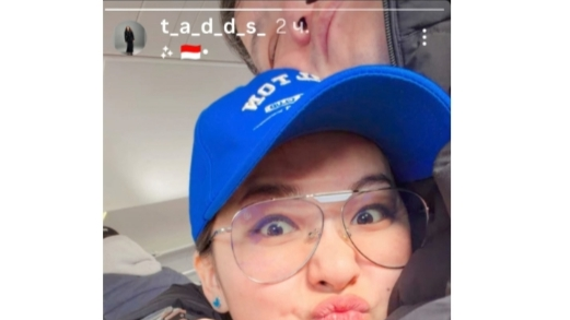 "Тұрсынбек Мөлдірге гүл берді": Әзілкештің тоқалы сұмдық "жауабын" берді