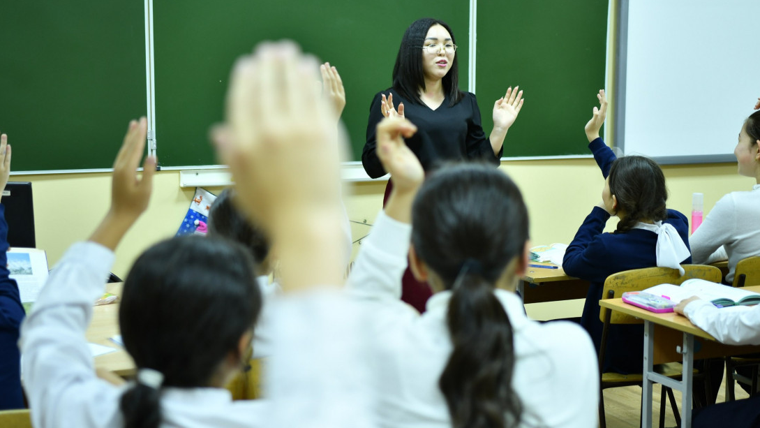 "Өз пәнінен тест тапсыру, авторлық жазу": Мұғалімнің біліктілігін көрсетеді