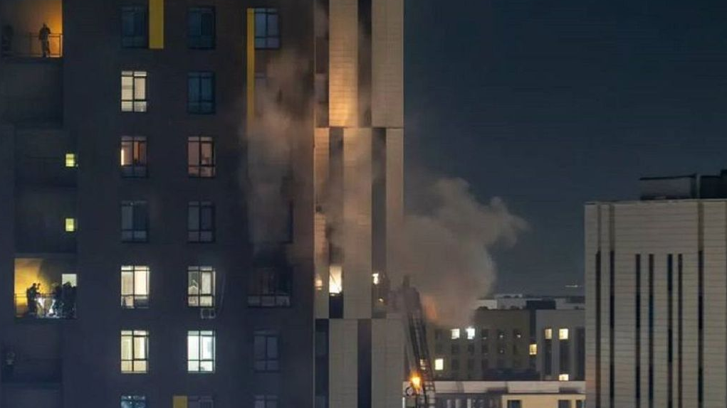 Астанада үш бала өртенген пәтердің ішінде қалып кетті