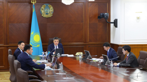 Олжас Бектенов «Деректерді өңдеу орталықтарының алқабы» жобасы бойынша кеңес өткізді
