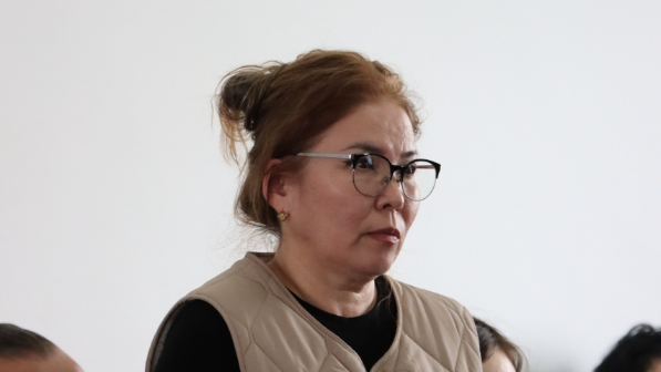 «Мектеп жоқ, әкімді көрмейміз», Павлодарда тұрғындар шенеуніктерге мұңын шақты