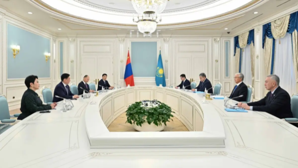 Ақордада Моңғолия президентін салтанатты түрде қарсы алды 