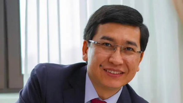 Асхат Аймағамбетовке мұңын шаққан мұғалім жүректі тербеді 