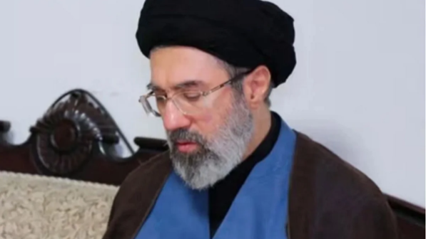 Иранның бас аятолласының беті тұтас күйіп кеткені мәлім болды