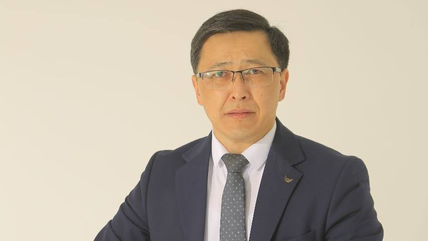 "Бәлеқор, арызқой мұғалім көбейді"деген саясаттанушы сенбілікке шықпайтын педагогтарды сынады