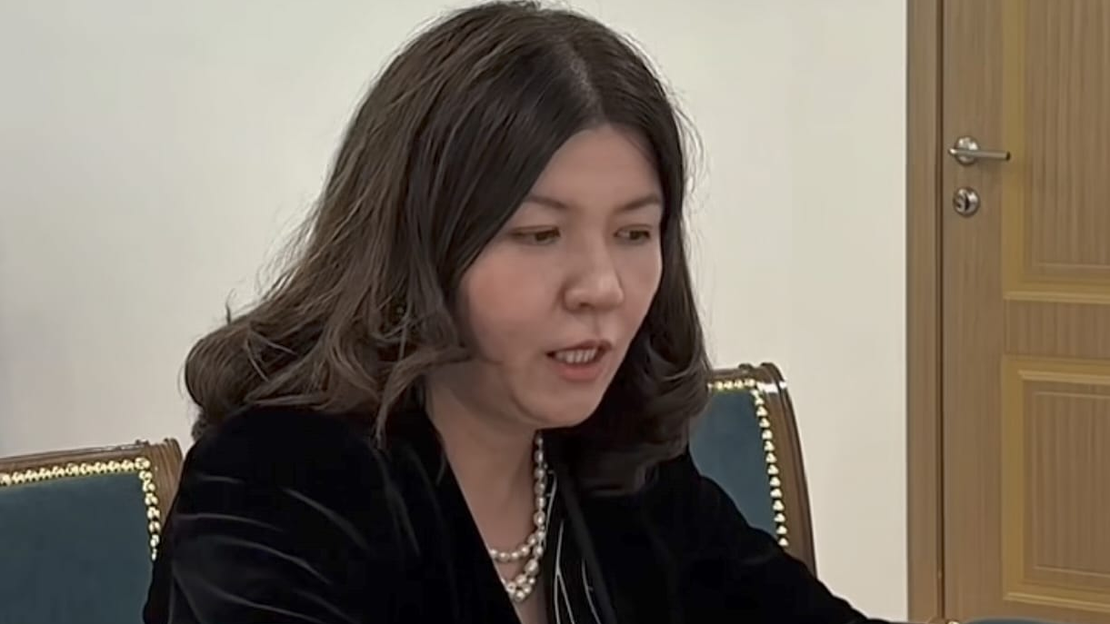 "Түнгі сағат бірде сүйіншілететін министріміз қайда?"деген ұстаздар Жұлдыз Сүлейменоваға іздеу салуда