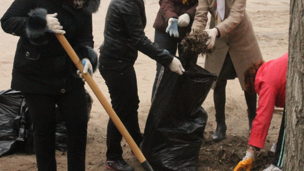 "Көше сыпыруға дайынмын!"деген мұғалім өз талаптарын қойды