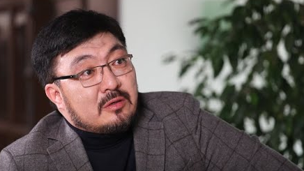 Тоқтар Серіков көргенде ұялып, өкінетін сәттері туралы айтты