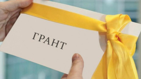"Қазақстан халқына" қоры тегін 350 білім грантын бөлді: Кімдер ала алады?