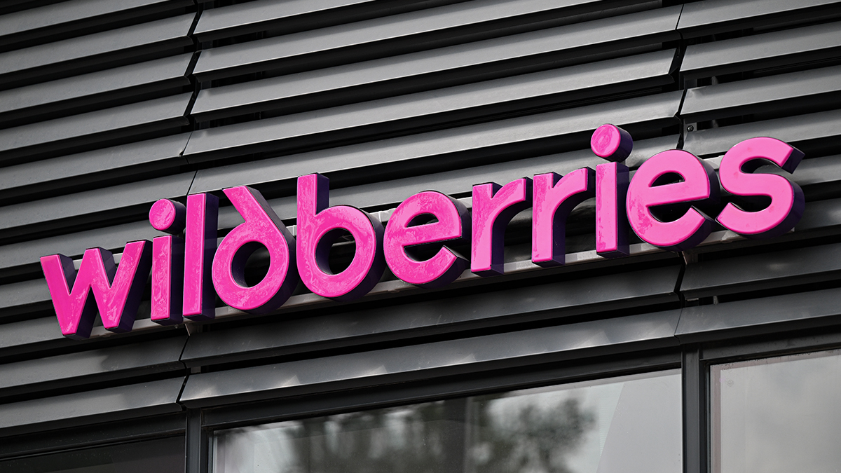 Мәскеу түбіне жаппай дрон шабуылы: Wildberries қоймасы өртеніп, бір адам қаза тапты