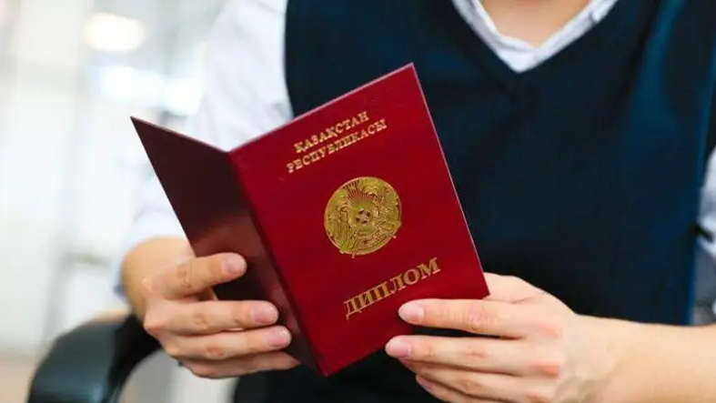 «Үш жыл жұмыс істемесең, дипломың күйіп кетеді» деген рас па? Педагог дипломының мерзімі туралы заң не дейді?