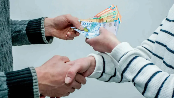 Пара үшін несие алған: Білім саласында тағы бір былық ашылды