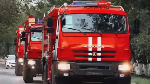 Өскеменде тұрғын үйдің шатыры өртенді: сегіз адам эвакуацияланды